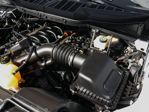 Used 2021 Ford F150 XLT image 13