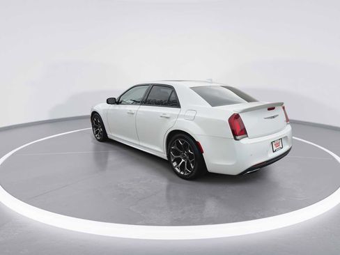 Used 2017 Chrysler 300 S w/ 300S Premium Group image 6