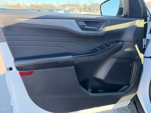 Used 2025 Ford Escape Active FWD image 17