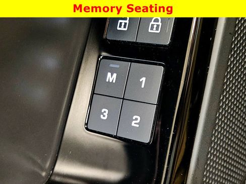 Used 2025 Land Rover Range Rover Velar Dynamic SE image 27