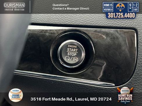 Used 2016 Chrysler Town & Country Touring-L FWD image 25