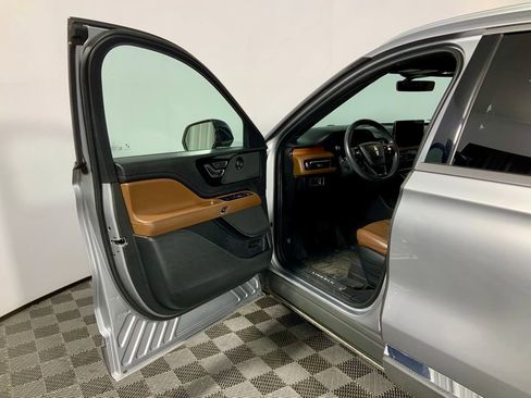 Used 2020 Lincoln Aviator Reserve w/ Elements Package Plus image 19