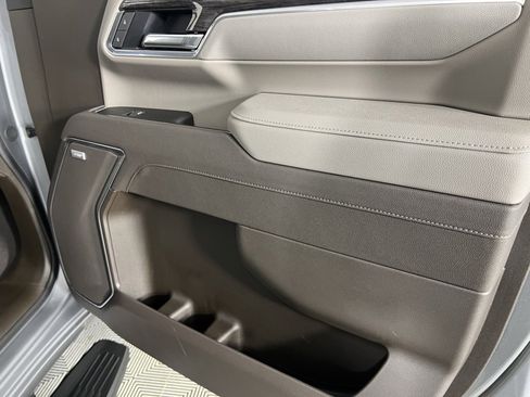 Used 2025 Chevrolet Silverado 3500 LTZ w/ LTZ Convenience Package image 32