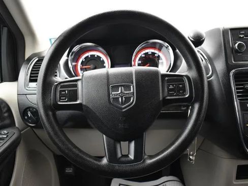 Used 2012 Dodge Grand Caravan American Value Package FWD image 20