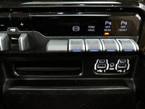 Used 2022 RAM 3500 Limited AWD/4WD image 31