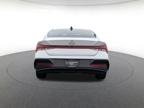 Used 2025 Hyundai Elantra SEL image 6