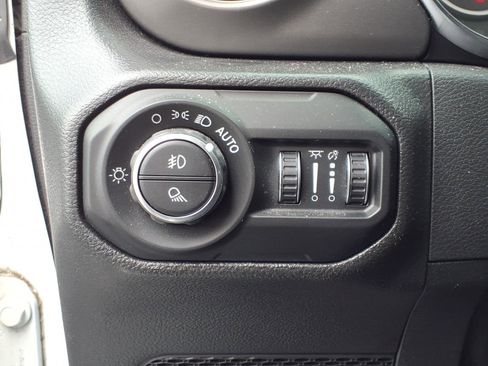 Certified 2022 Jeep Gladiator Willys image 23