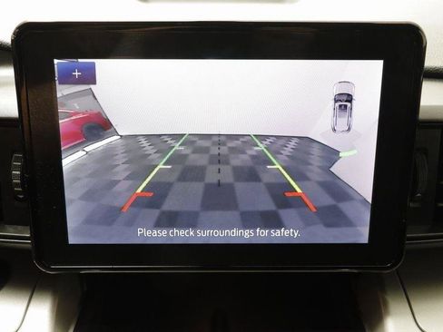 Used 2024 Ford Explorer XLT image 10