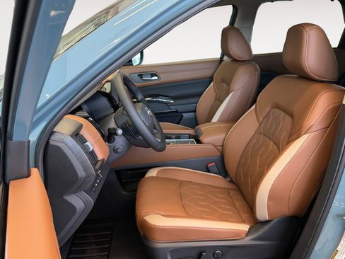 New 2026 Nissan Pathfinder Platinum image 23