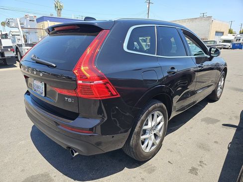 Used 2019 Volvo XC60 T5 Momentum w/ Premium Package AWD/4WD image 3
