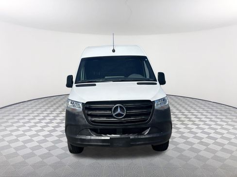 Used 2024 Mercedes-Benz Sprinter 2500 image 2