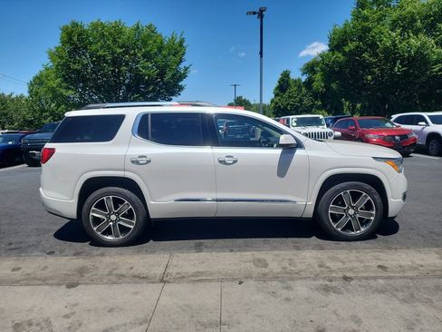Certified 2019 GMC Acadia Denali w/ Technology Package FWD image 9