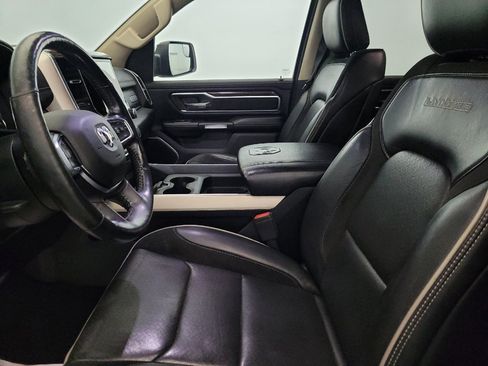 Used 2019 RAM 1500 Laramie AWD/4WD image 17