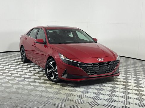 Used 2023 Hyundai Elantra Limited FWD image 2