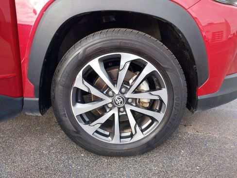 Used 2022 Toyota Corolla Cross XLE w/ Convenience Package image 16