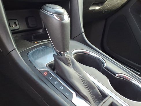 Used 2018 Chevrolet Equinox Premier FWD image 14