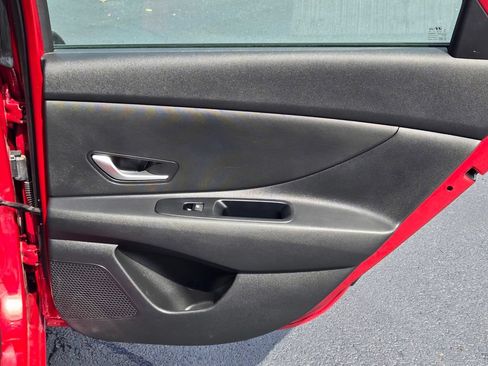 Used 2024 Hyundai Elantra SEL FWD image 13