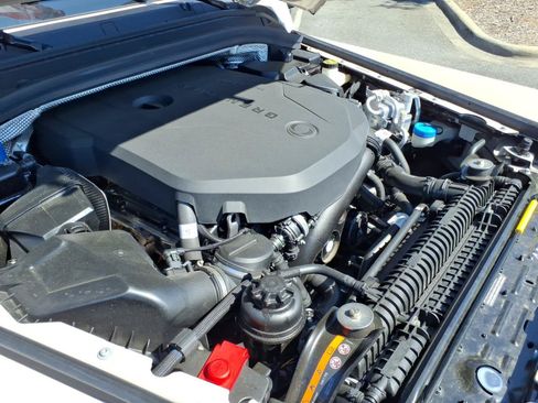 Used 2025 INEOS Grenadier Station Wagon AWD/4WD image 33