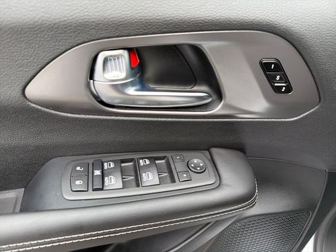 New 2026 Chrysler Pacifica Select image 23