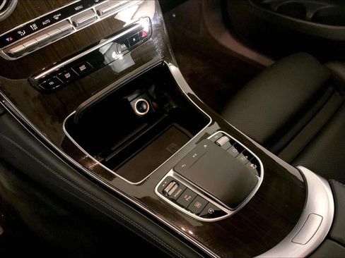Used 2021 Mercedes-Benz GLC 300 4MATIC image 17
