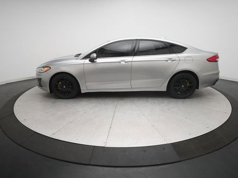 Used 2020 Ford Fusion SE image 25