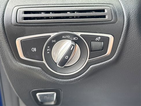 Used 2020 Mercedes-Benz GLC 300 4MATIC image 23