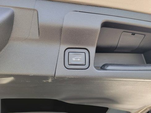 Used 2023 GMC Acadia Denali w/ Denali Ultimate Package image 6