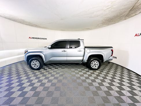 Used 2025 Toyota Tacoma SR5 image 7