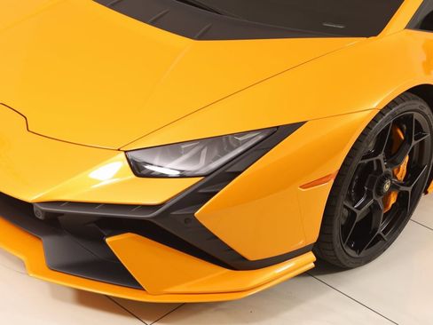 Used 2023 Lamborghini Huracan Tecnica image 92