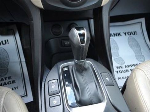 Used 2014 Hyundai Santa Fe GLS FWD image 17