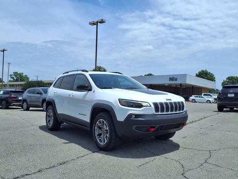 Used 2022 Jeep Cherokee Trailhawk w/ Comfort/Convenience Group AWD/4WD image 19