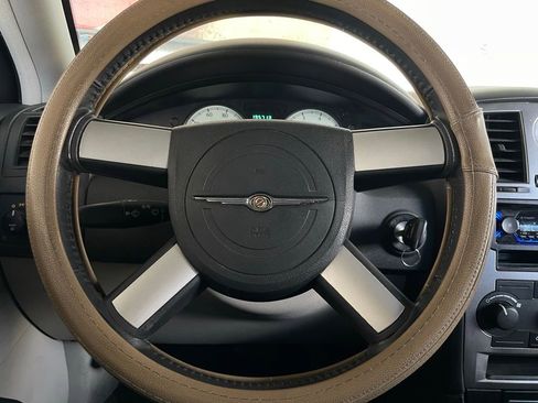 Used 2007 Chrysler 300 Touring image 30