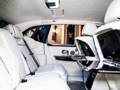 Used 2026 Rolls-Royce Phantom Sedan RWD image 15