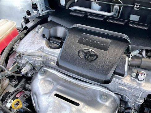 Used 2014 Toyota RAV4 Limited w/ Technology Package FWD image 12