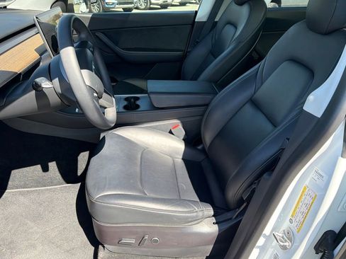 Used 2022 Tesla Model Y Long Range AWD/4WD image 7