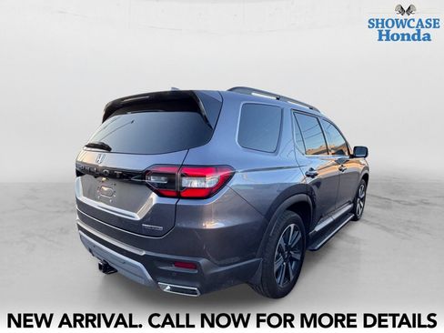 Used 2025 Honda Pilot Touring image 5