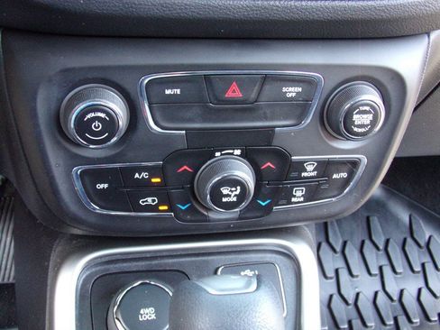 Used 2020 Jeep Compass Sport AWD/4WD image 27