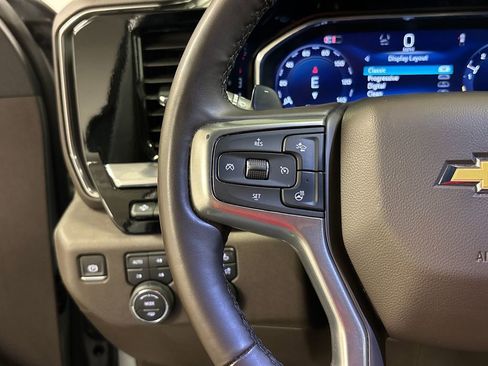 Used 2025 Chevrolet Silverado 1500 LTZ AWD/4WD image 37