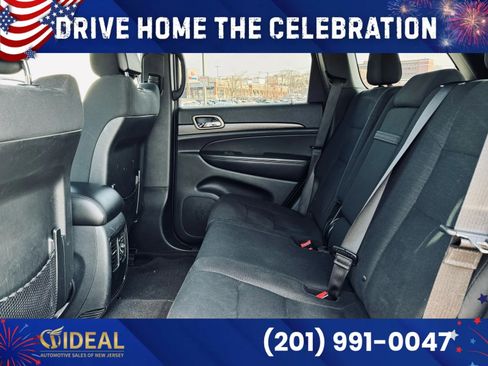 Used 2017 Jeep Grand Cherokee Laredo w/ Quick Order Package 23E AWD/4WD image 24