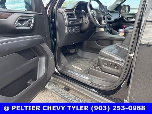 Used 2021 Chevrolet Suburban Z71 w/ Z71 Signature Package image 11