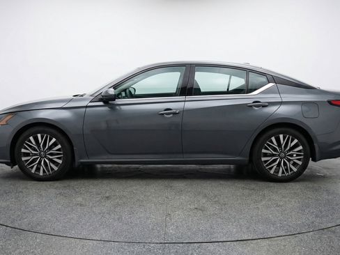 Used 2025 Nissan Altima 2.5 SV image 5