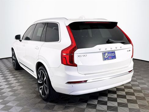 Used 2024 Volvo XC90 B6 Plus image 8