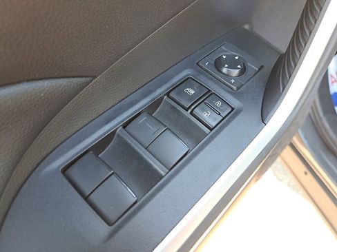 Used 2021 Toyota RAV4 XLE image 14