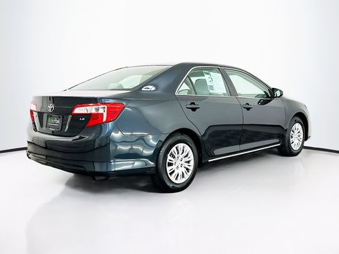 Used 2014 Toyota Camry LE FWD image 9