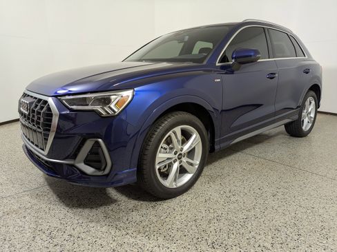 Certified 2024 Audi Q3 2.0T Premium Plus image 3
