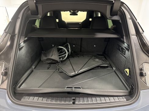 Used 2025 BMW iX xDrive50 w/ Premium Package image 5