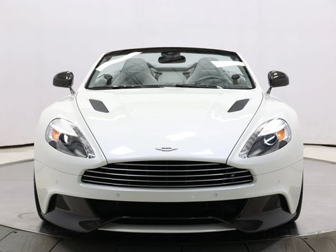 Used 2014 Aston Martin Vanquish Volante RWD image 95