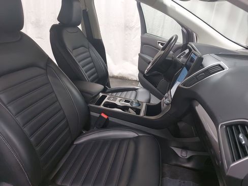 Used 2024 Ford Edge SEL image 10