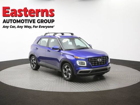 Used 2023 Hyundai Venue Limited FWD image 47