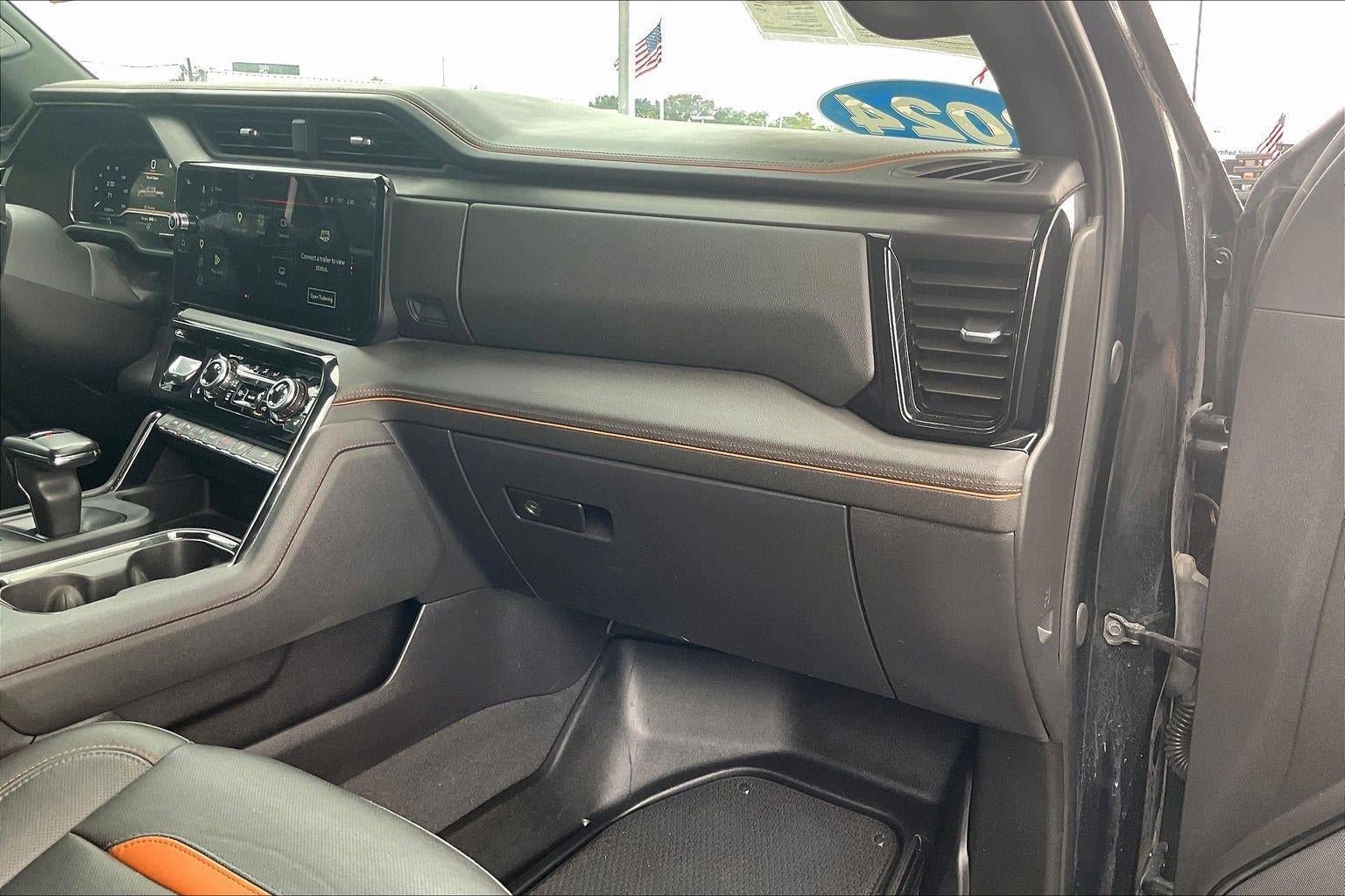 Used 2024 GMC Sierra 1500 AT4 w/ AT4 Preferred Package AWD/4WD image 17